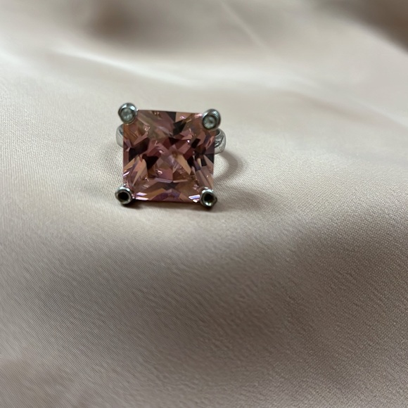 Pink Stone Ring - Picture 2 of 6